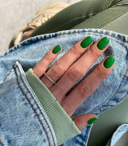 Bright nail design 2021: trendy new manicure