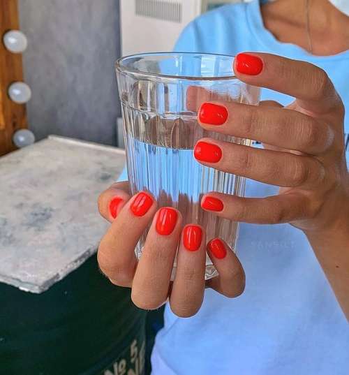 Bright nail design 2021: trendy new manicure