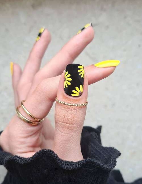 Conception d'ongles jaune vif