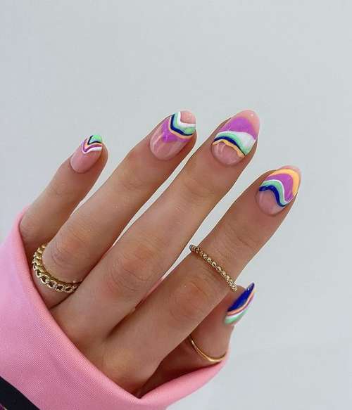 Bright nail design 2021: trendy new manicure