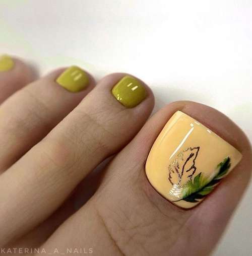 Green pedicure 2021-2022: photo, trendy design