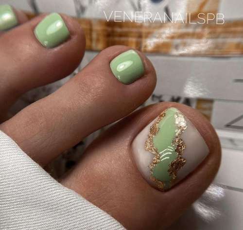 Green pedicure with foil