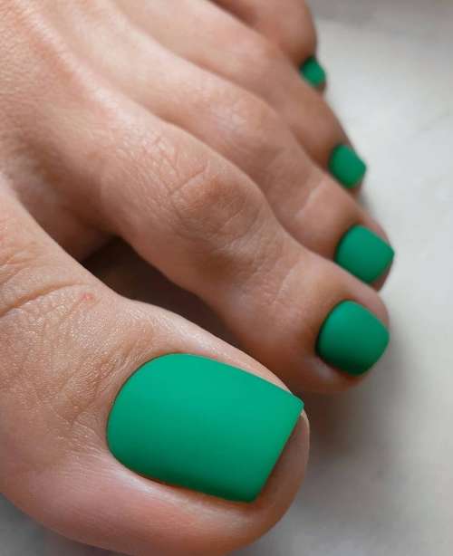 Green pedicure 2021-2022: photo, trendy design