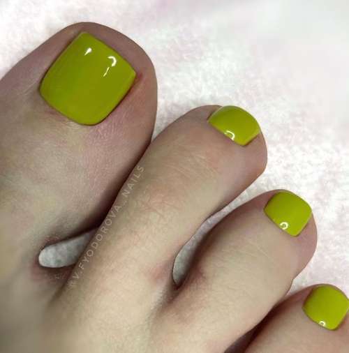 Green pedicure 2021-2022: photo, trendy design