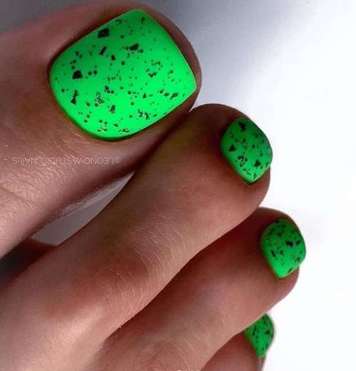 Bright green pedicure