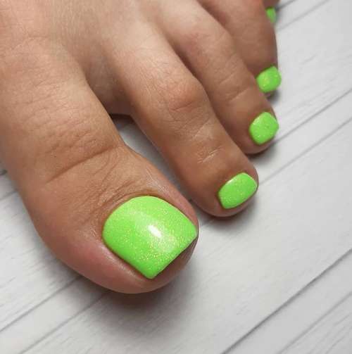 Green pedicure 2021-2022: photo, trendy design