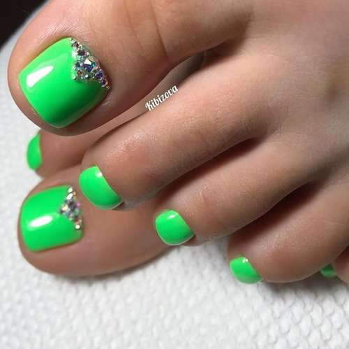 Green with rhinestones pedicure