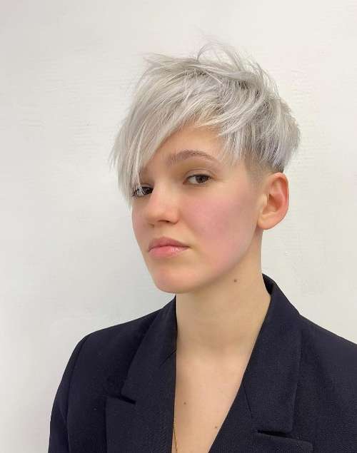 Trendy short haircuts 2021-2022: photos, trends