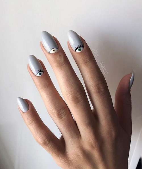 Lunar patterned manicure