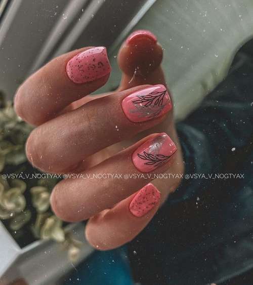 Shiny leaves on the nails