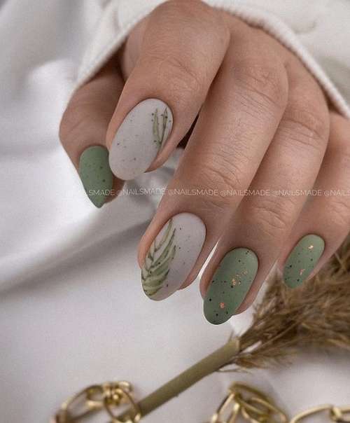 Manicure with leaves: design 2021-2022, new items in the photo