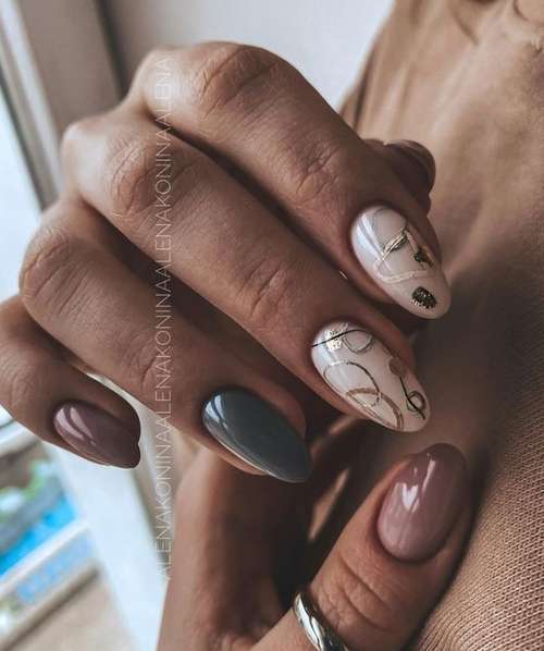 Manicure with gold 2021-2022: trendy design novelties