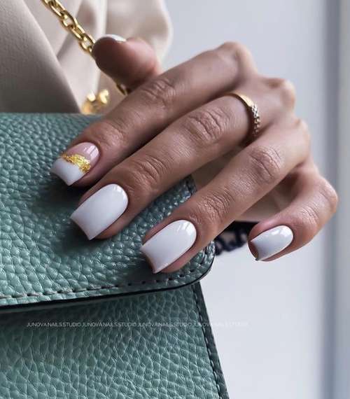 Manicure with gold 2021-2022: trendy design novelties