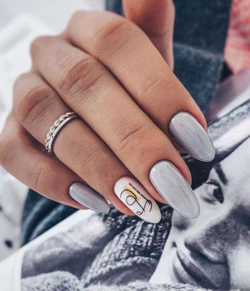 Manicure with gold 2021-2022: trendy design novelties