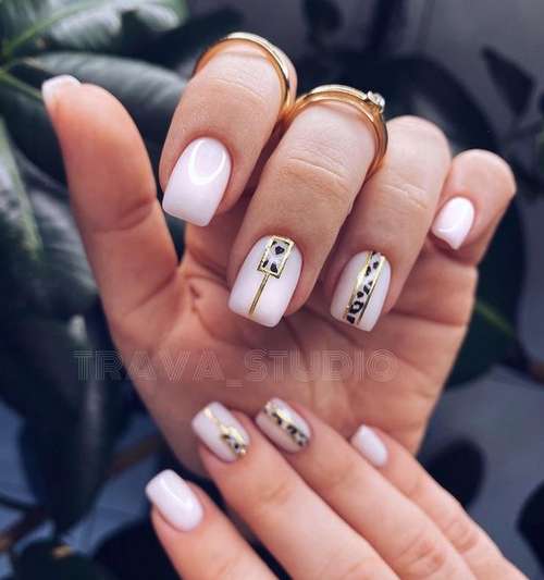 Manicure with gold 2021-2022: trendy design novelties