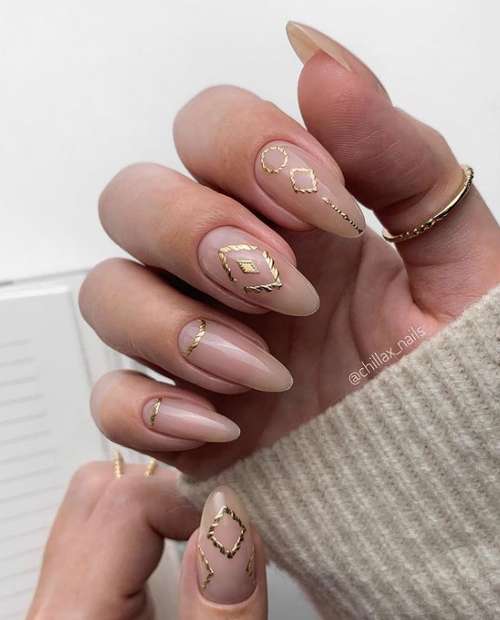 Manicure with gold 2021-2022: trendy design novelties