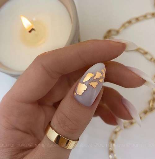 Manicure with gold 2021-2022: trendy design novelties