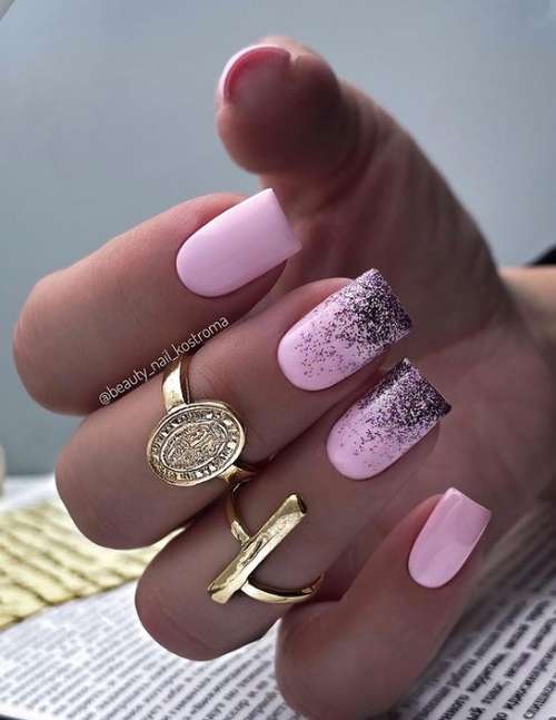 Manicure with gold 2021-2022: trendy design novelties