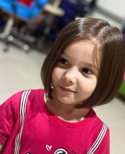 Coupe de cheveux pour une petite fille