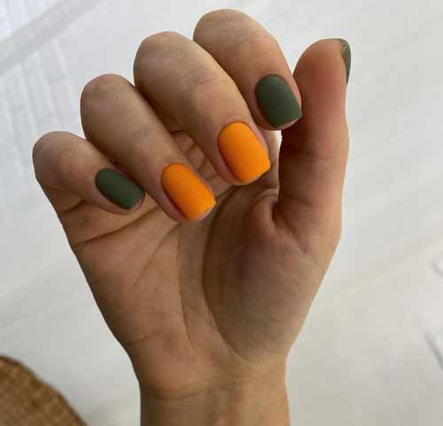 Dark green manicure