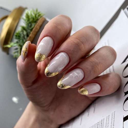 Trends manicure autumn-winter with gilding