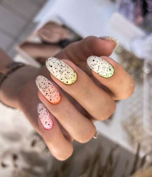 Fashionable nail shape autumn-winter