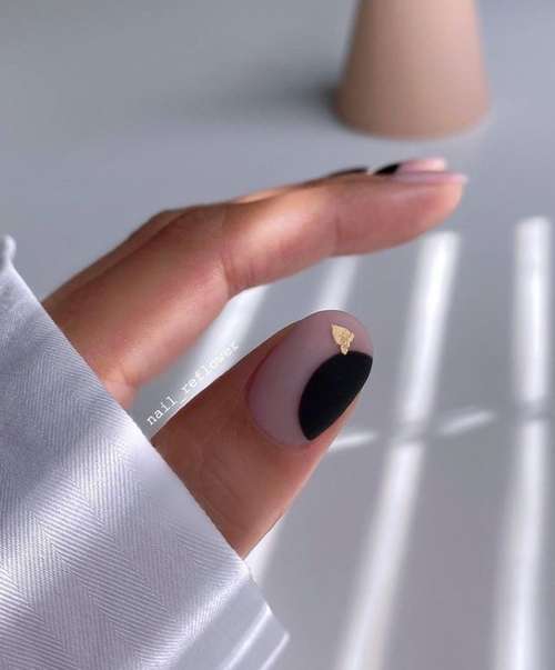 Black and gold manicure 2021-2022: new design photos