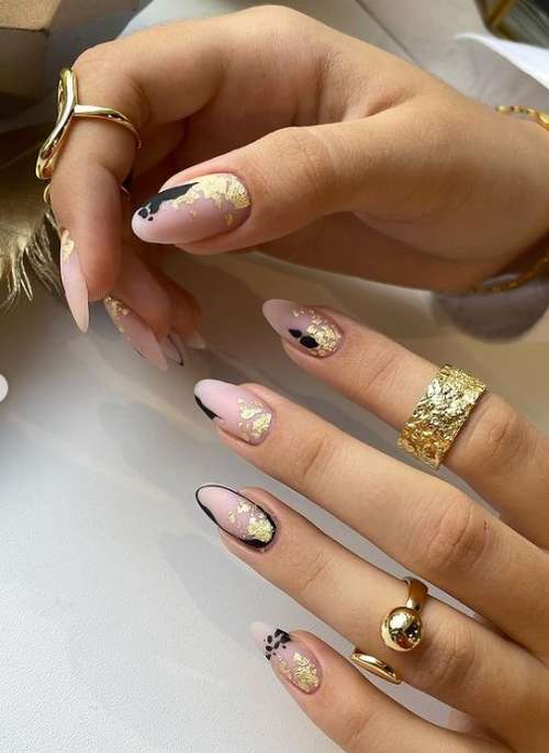 Black and gold manicure 2021-2022: new design photos