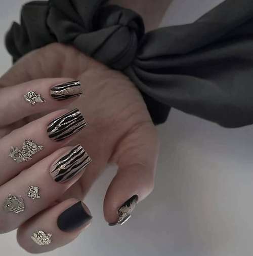 Black and gold manicure 2021-2022: new design photos