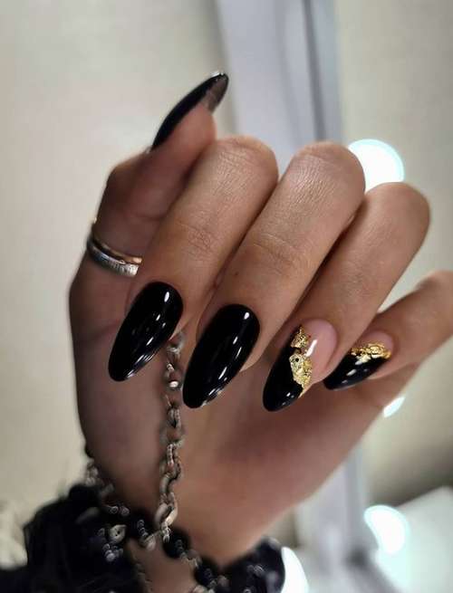 Black and gold manicure 2021-2022: new design photos