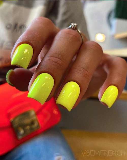 bright manicure square