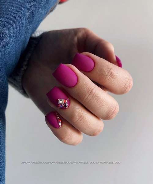 Manicure for short square nails: fashion news 2021-2022