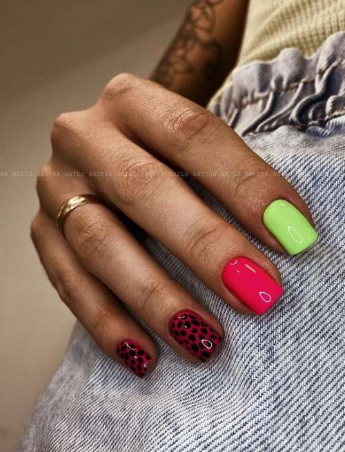 Manicure for short square nails: fashion news 2021-2022