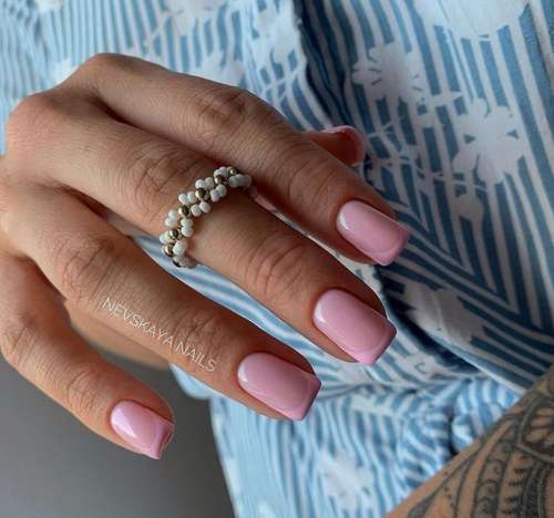 Manicure for short square nails: fashion news 2021-2022