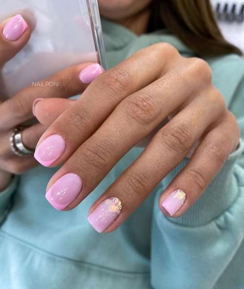 Manicure for short square nails: fashion news 2021-2022