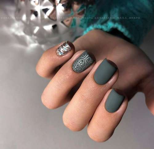 Manicure for short square nails: fashion news 2021-2022