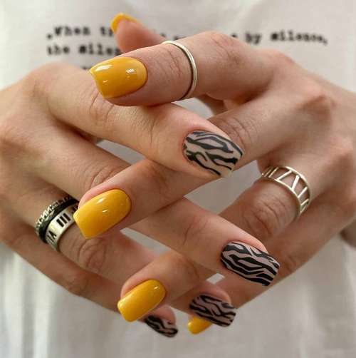 Zebra drawing nails