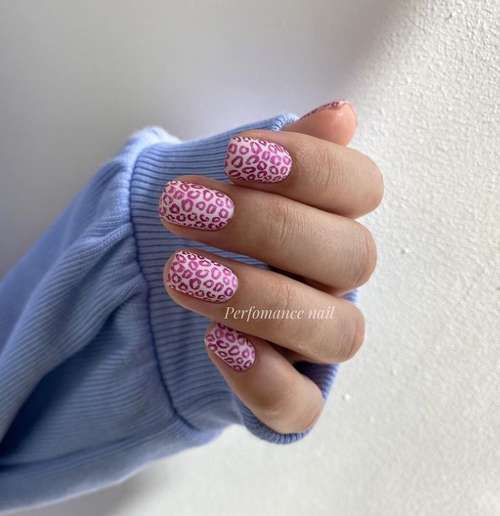 Ultra-fashionable manicure with animal print: new items 2021, photos