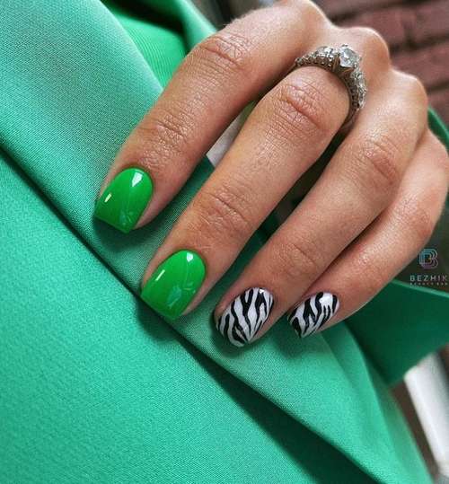 Fashionable manicure prints