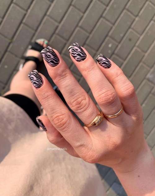 Ultra-fashionable manicure with animal print: new items 2021, photos