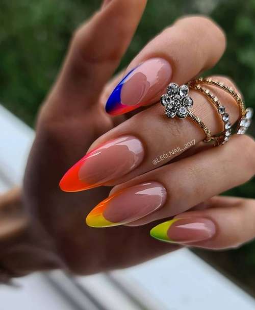 Trendy autumn jacket 2021: new nail designs, photos