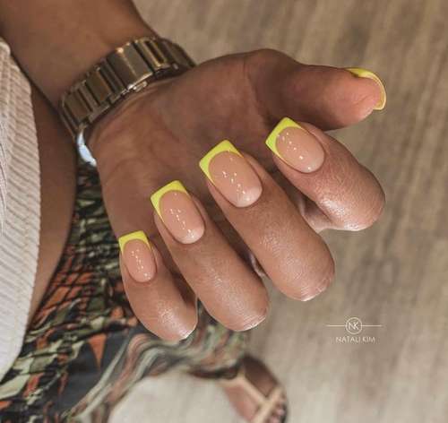 Trendy autumn jacket 2021: new nail designs, photos