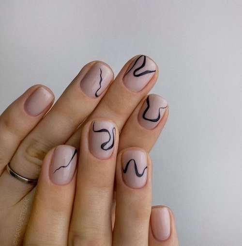 Nude manicure