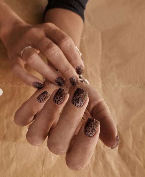 Autumn manicure 2021 for short nails: photos, design trends