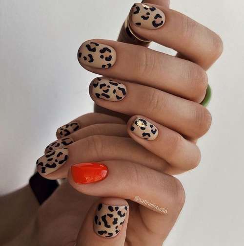 Autumn manicure 2021 for short nails: photos, design trends