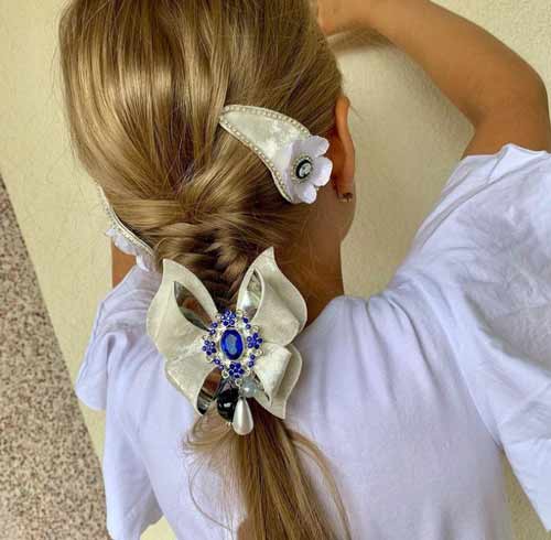 Hairstyle September 1st with bows