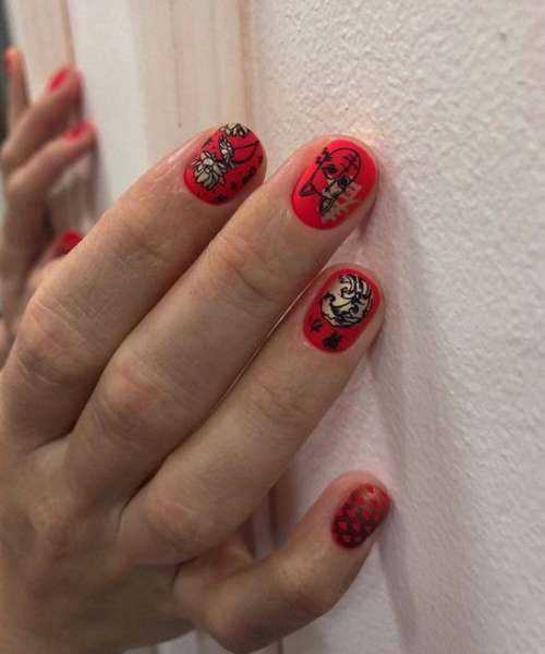 Red manicure with foil: beautiful design, photo, new items