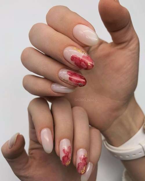 Red manicure with foil: beautiful design, photo, new items