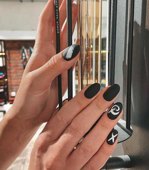 Black and white manicure brush strokes