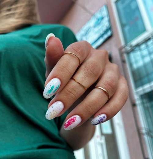 Design of strokes on nails: beautiful manicure ideas, new items